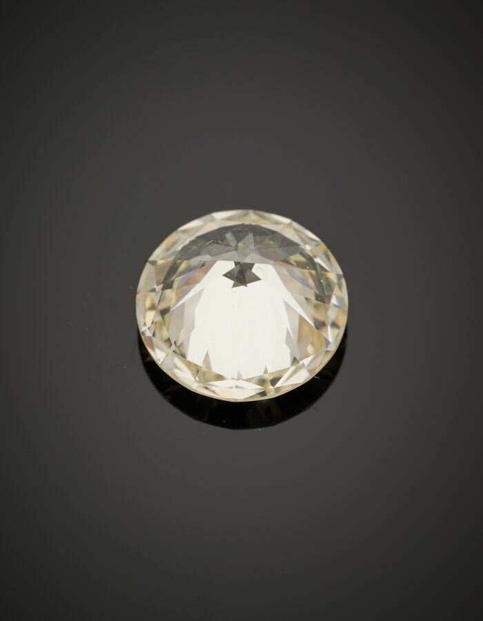 DIAMANT taille brillant accompagné d'un rapport d'analyse gemmologique du labor…