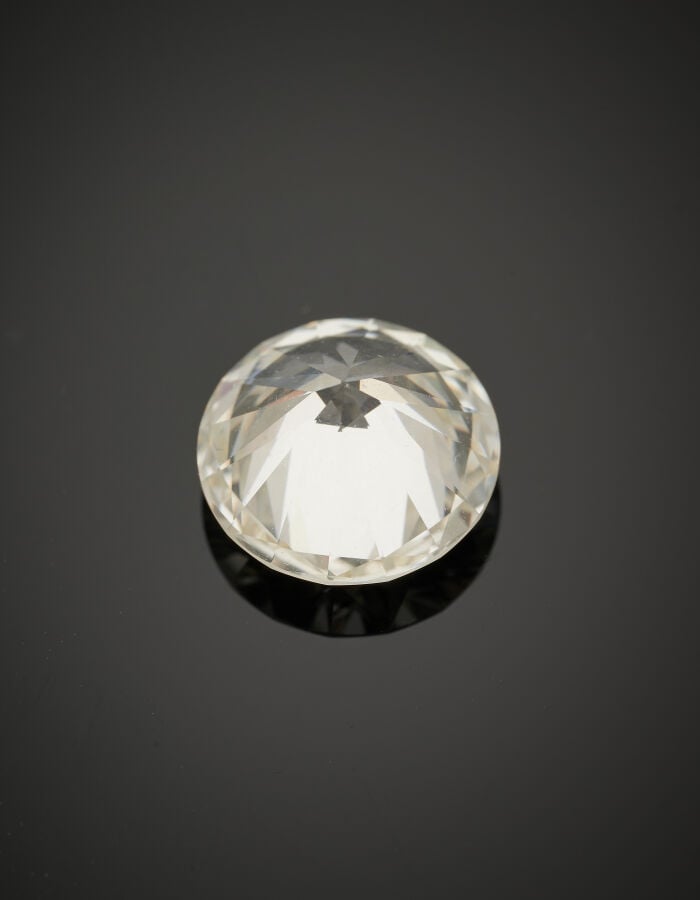 DIAMANT taille brillant accompagné d'un rapport d'analyse gemmologique du labor…