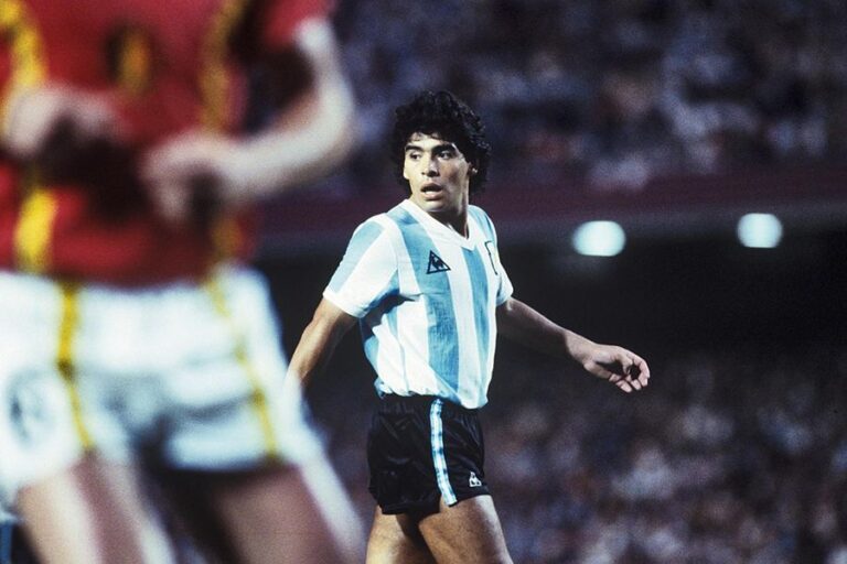 Diego Maradona, Belgique-Argentine - Coupe du monde 1982 © L'Équipe 13 juin 198