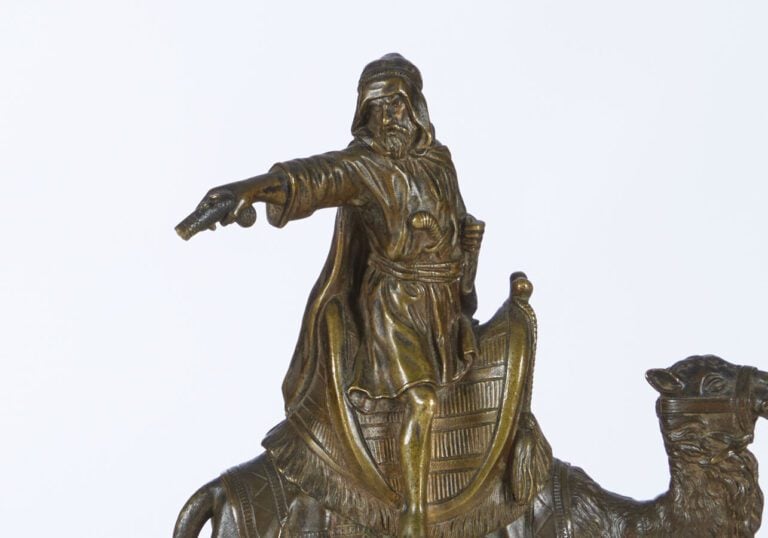 ÉCOLE DU XIXE SIÈCLE - « Chamelier arabe » - Bronze patiné - 14 x 13 x 4,5 cm…