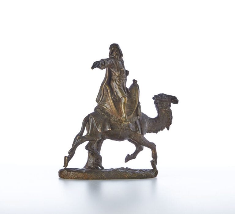 ÉCOLE DU XIXE SIÈCLE - « Chamelier arabe » - Bronze patiné - 14 x 13 x 4,5 cm…