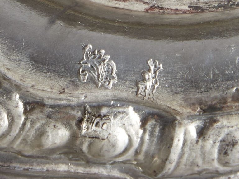 EDME-PIERRE BALZAC - Paire de flambeaux en argent et - leurs bobèches, la base…