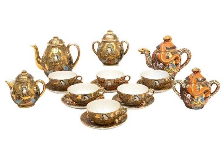 ELEMENTS DE SERVICES A THE EN FAIENCE DE SATSUMA