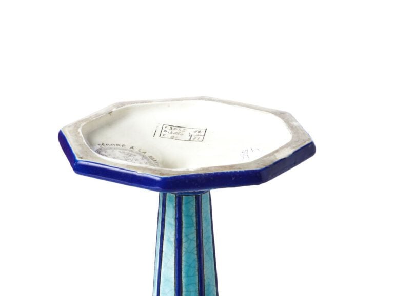EMAUX DE LONGWY - Assiette montée à décor d'échassier - H : 24 cm Diam. : 31 cm…