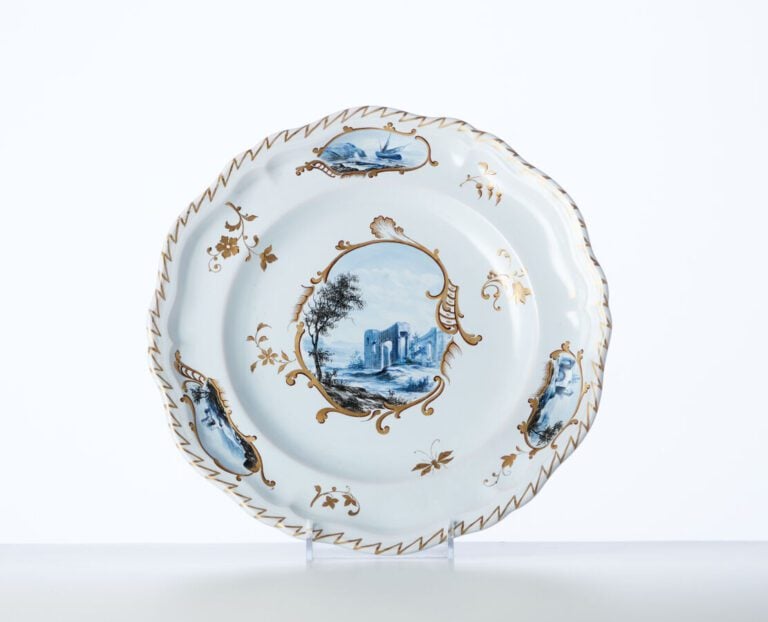 ÉMILE GALLÉ (1846-1904) - Partie de service de table en faïence à décor - de pa…