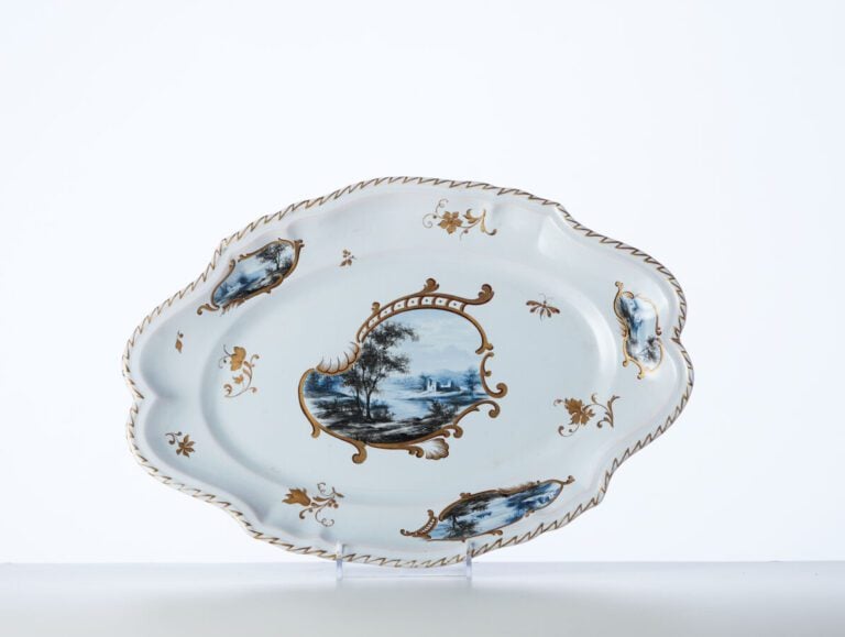 ÉMILE GALLÉ (1846-1904) - Partie de service de table en faïence à décor - de pa…