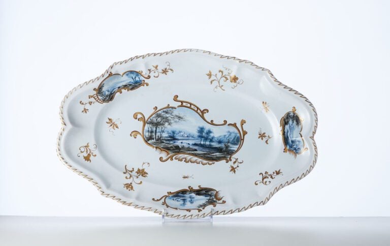 ÉMILE GALLÉ (1846-1904) - Partie de service de table en faïence à décor - de pa…