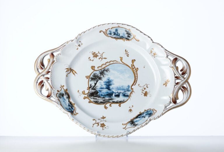 ÉMILE GALLÉ (1846-1904) - Partie de service de table en faïence à décor - de pa…