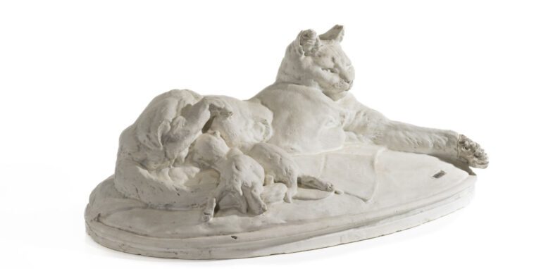 EMMANUEL FREMIET (1824-1910) - Chatte et ses petits - Sculpture en plâtre - Sig…