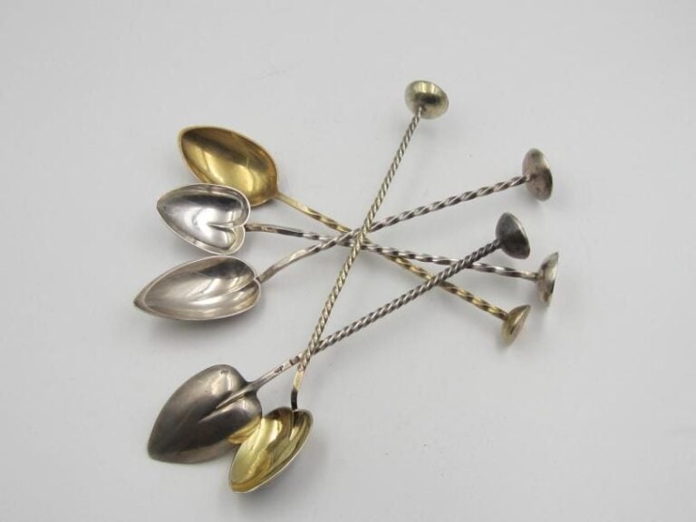 Ensemble de 5 cuillères en argent (950 ‰) à manches torsadé