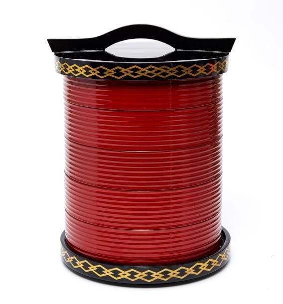 Ensemble de boites superposées (jubako) de forme ronde et laquées de couleur roug