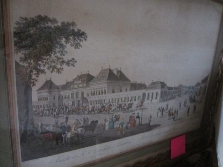 Ensemble de cinq ravissantes  gravures encadrées comprenant une vue de Luxembourg, une vue de Vienne Belvédère et 3 vues de Schönbrun