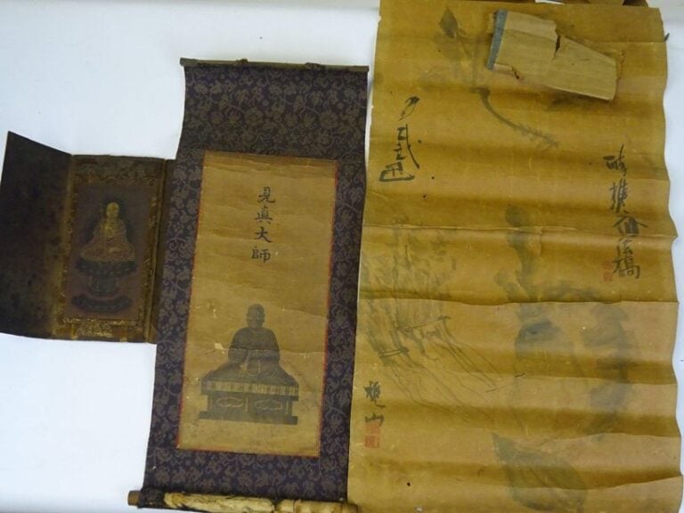 ENSEMBLE DE DEUX REPRESENTATIONS DE BOUDDHA