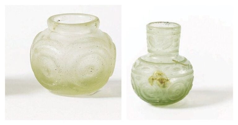 Ensemble de deux verreries à décor de cercles pointés Verre à décor taillé à la molette Iran, IXe - Xe siècle Hauteur: 7,5 / 4; Diamètre base: 5,6 / 4 cm La panse globulaire est décorée de cercles concentrique
