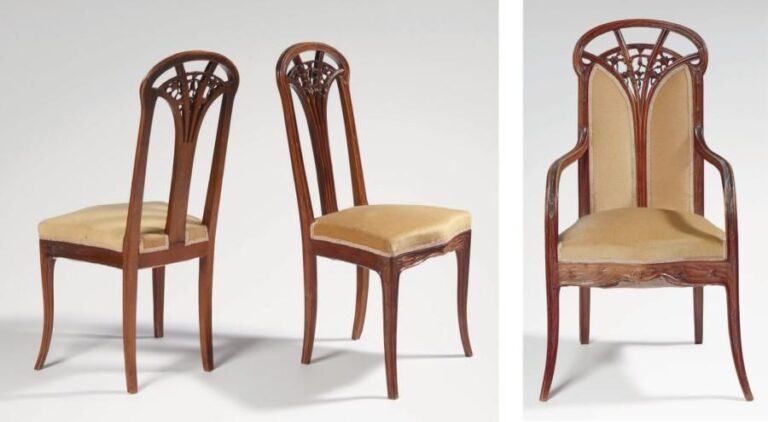 Ensemble modèle clématites Ensemble de trois pièces, composé d'une paire de chaises et d'un fauteuil en noyer mouluré et sculpté à décor de clématite