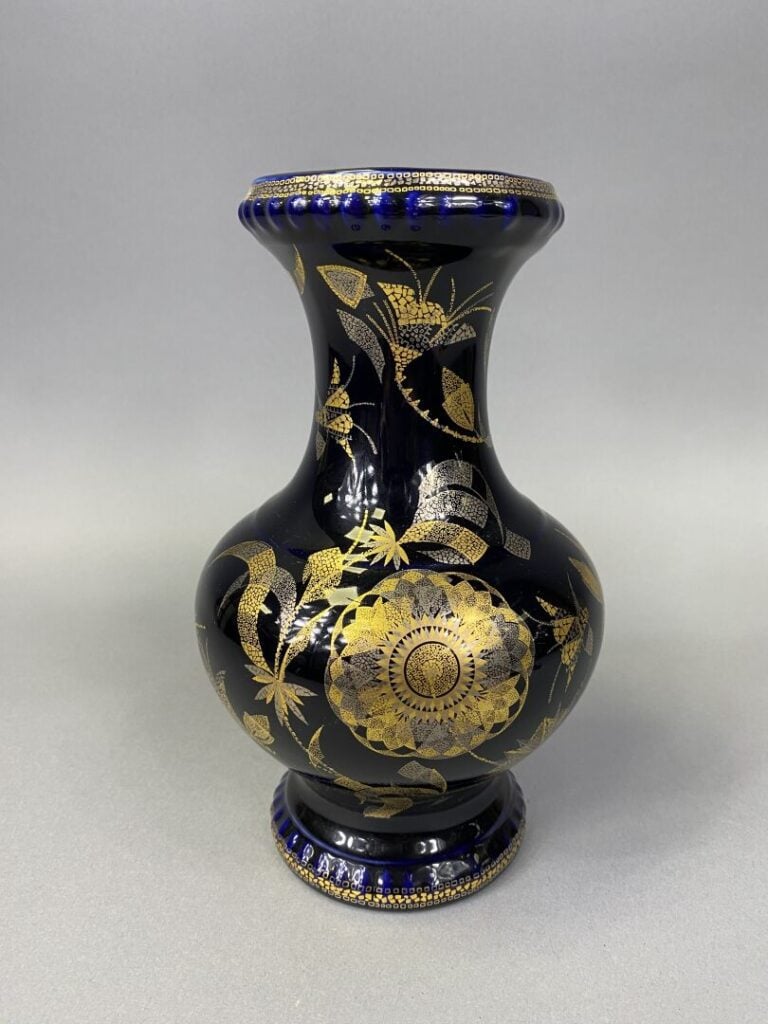 Erich ROZEWICZ (1919-2002), Manufacture de Monaco - Vase balustre en porcelaine…