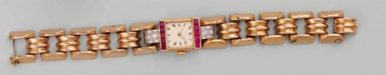 Etonnante BAGUE « fleur » en or gris serti de pierres de couleur et diamants taille brillan
