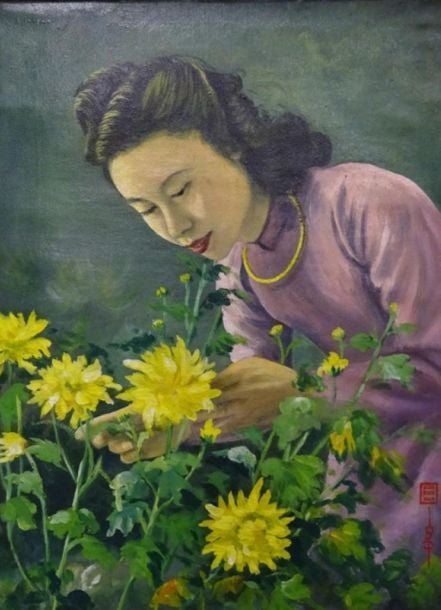 FEMME AUX CHRYSANTHEMES JAUNES