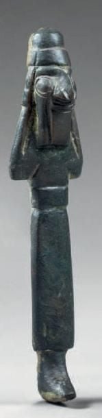 Figurine de divinité ou d'orant barbu, les mains sur les oreille