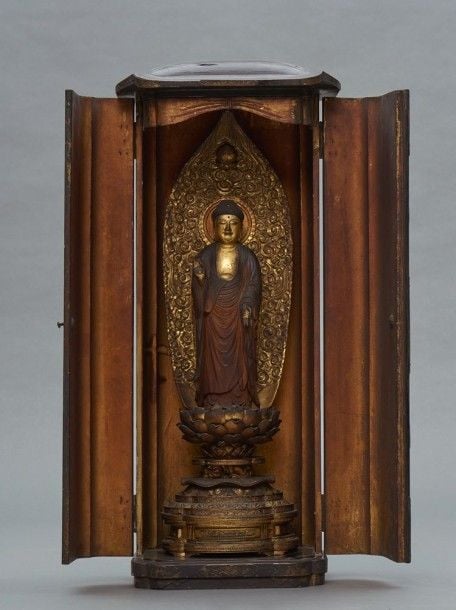 Figurine en bois debout représentant Bouddha Amida (Amitabha