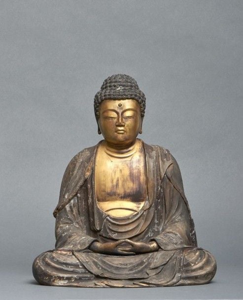 Figurine en bois doré représentant Bouddha Amida (Amitabha) assis en position de méditatio