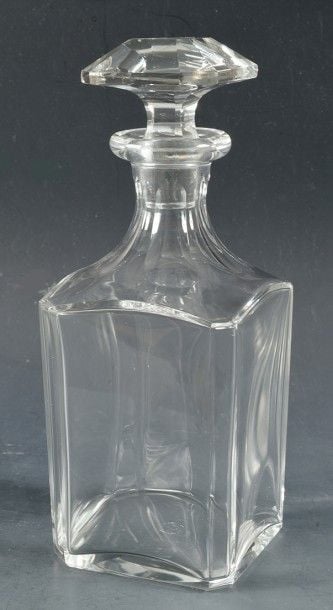 Flacon à alcool à section carrée et coins coupés et son bouchon, en cristal taillé à pans et côtes plate
