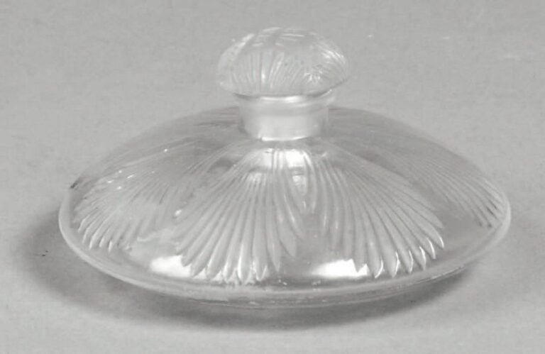 Flacon à parfum « Gal » (1926) avec son bouchon d'origine, modèle créé pour le parfumeur Gal
