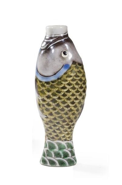 FLACON TABATIERE EN PORCELAINE