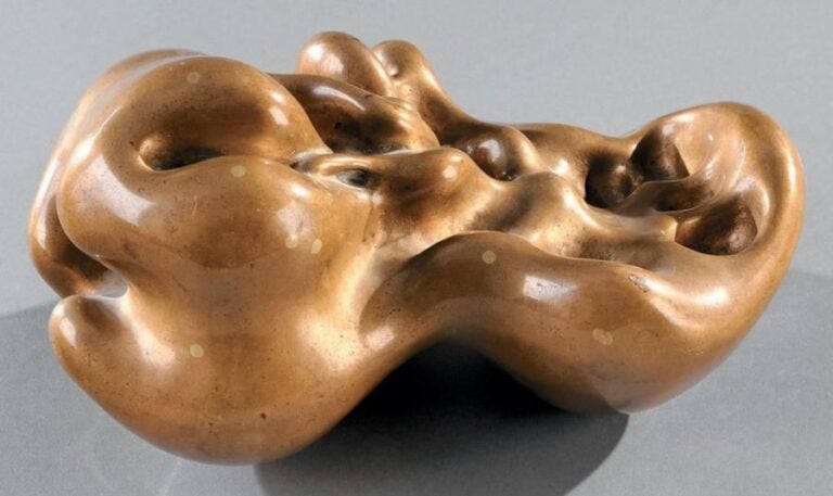 Forme surréaliste, circa 1935 Bronze à la cire perdue Monogrammé EH et numéroté 1/4 en creux Porte le cachet du fondeur