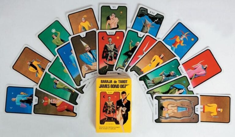Fournier - Jeu de Tarot en Espagnol du film Vivre et laisser mourir Neuf en Boîte Espagne, 1973 Jeu de Tarot - Boîte abîmée