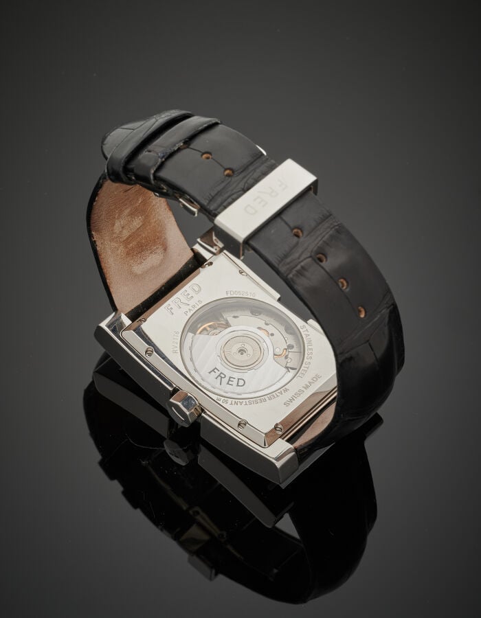 FRED - BRACELET MONTRE rectangulaire modèle "36XL" en acier. - Cadran blanc, ch…