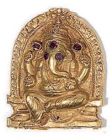 Ganesh en or repoussé et rubis