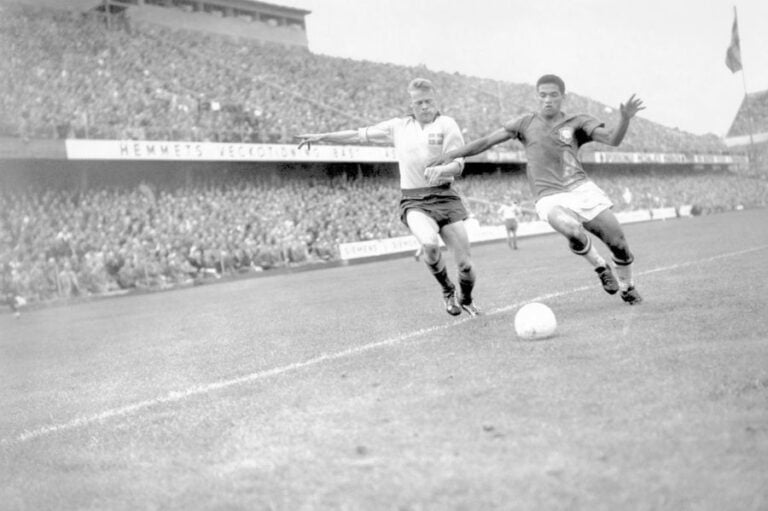 Garrincha, Brésil-Suède - Finale Coupe du monde 1958 © L'Équipe 29 juin 195
