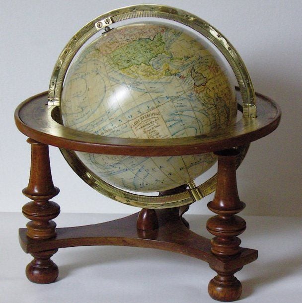 GLOBE TERRESTRE DE TABL