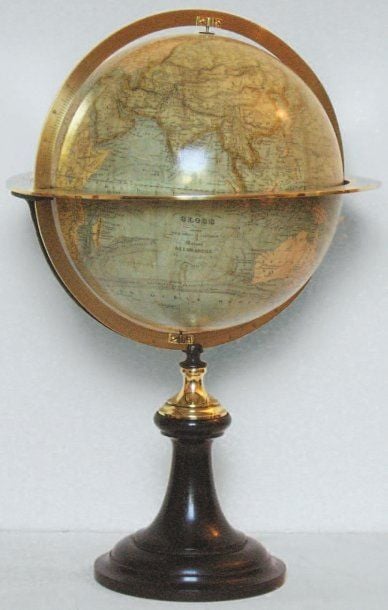 GLOBE TERRESTRE Signé « Maison Delamarche 25 rue Serpente à Paris