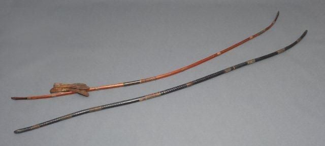 Grand arc de bambou avec une corde de cui