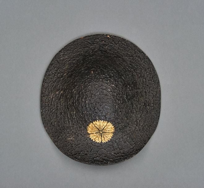 Grand casque de samouraï (batô jingasa) laqué noi
