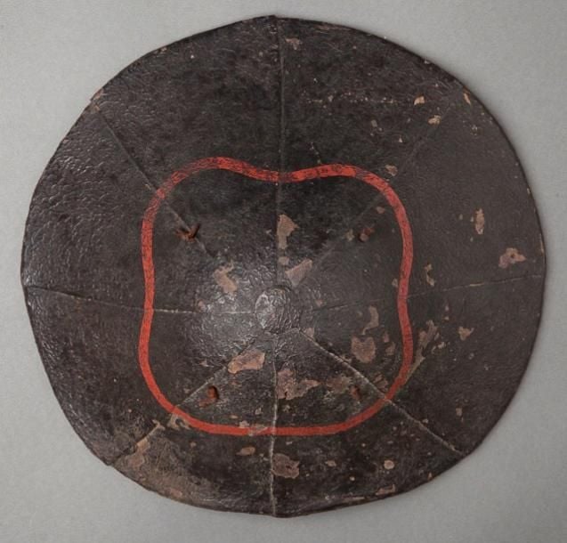 Grand casque de samouraï en fonte (bato jingasa) à huit lamelle
