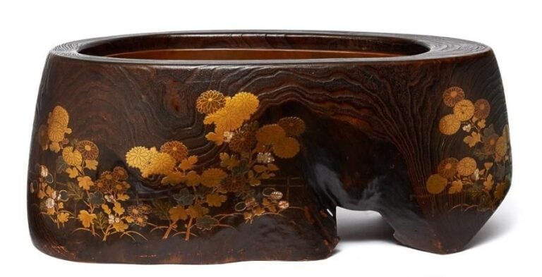 Grand et rare brasero (hibachi) en bois de forme presque oval