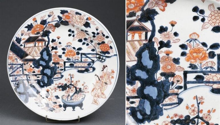 GRAND PLAT EN PORCELAINE IMARI ORNE DE DEUX BIJINS DANS UN PAYSAGE