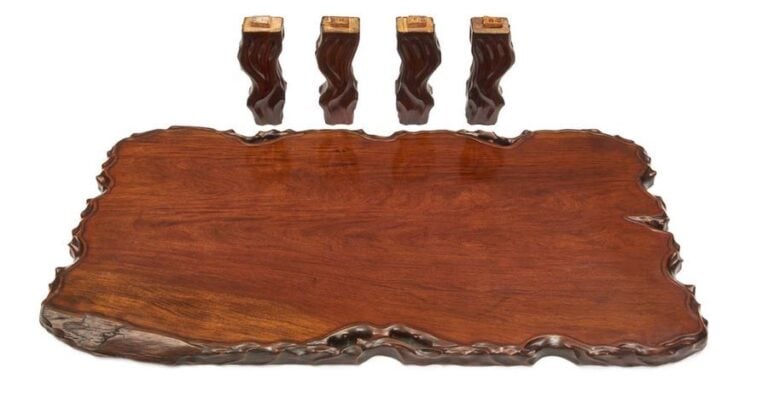 Grand table basse en bois de zelkova massif (keyaki) avec un plateau épais et des pieds amovible