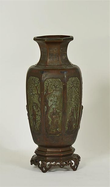 GRAND VASE BALUSTRE FACETTE A INCRUSTATIONS DE METAUX MOUS