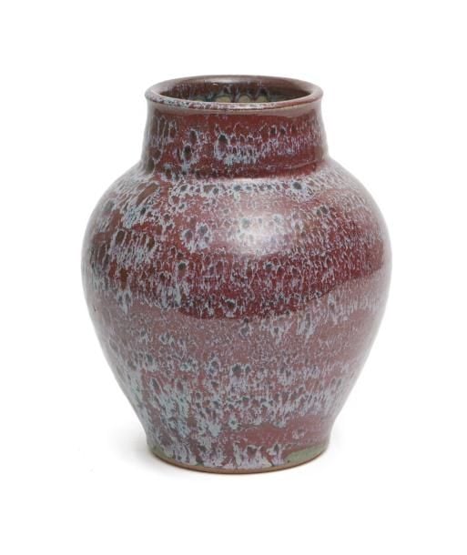 Grand vase en grès à la glaçure bleu-grise mouchetée de rouge (communément appelée glaçure paon; kujakuyu en japonais