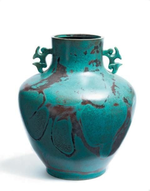 Grand vase marbré vert et rouge avec deux anses, par Hannya Kankei (1933