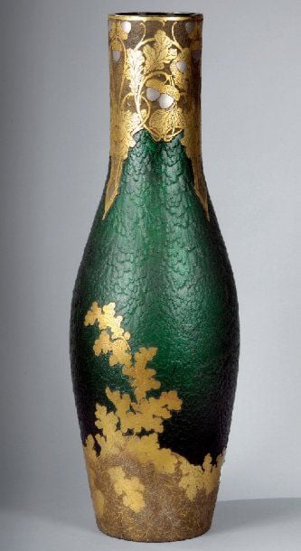 Grand vase ovoïde à corps allongé et col galb