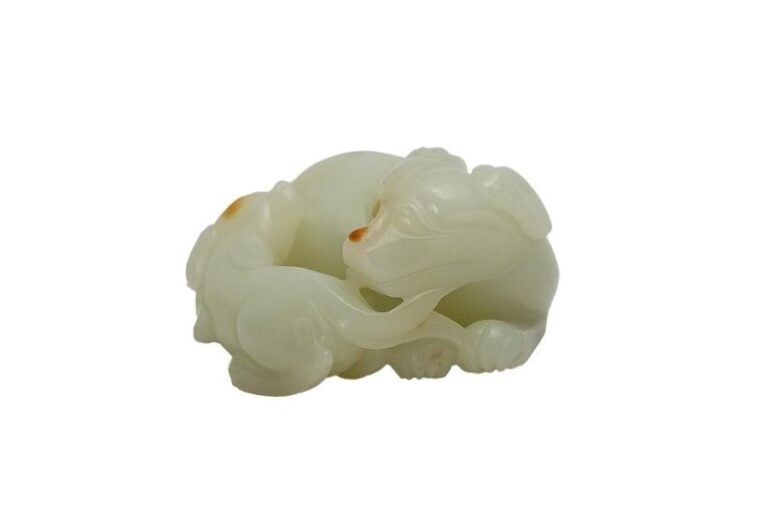 GROUPE EN JADE NEPHRITE AUX DEUX BLAIREAUX