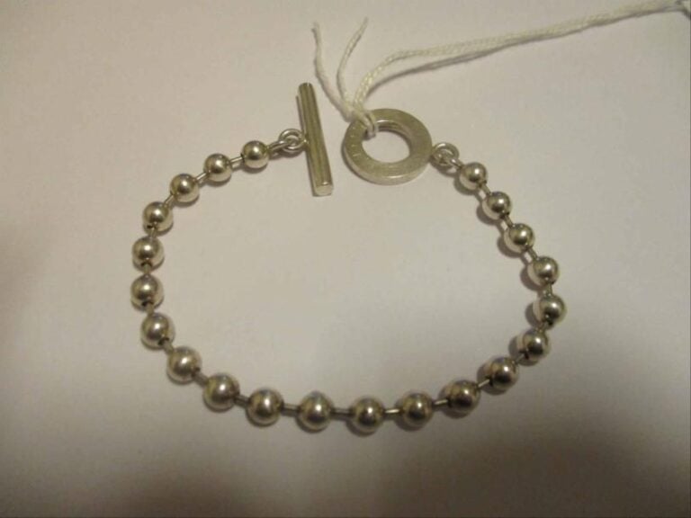 GUCCI - MODELE TOOGLE Bracelet en argent (925%o) formé de billes articulée