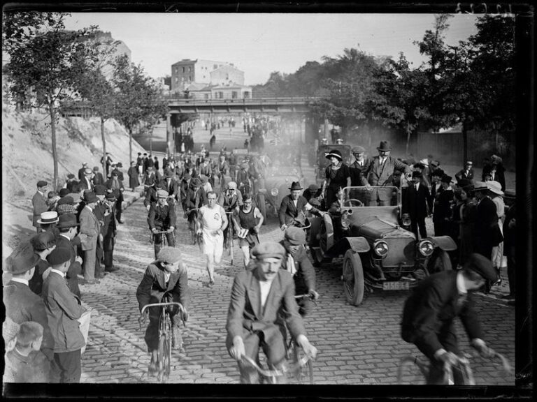 Henri Siret, Tour pédestre de Paris - 1920 © Collections L'Équipe 12 septembre 192