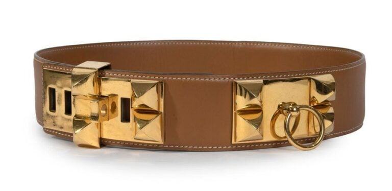HERMES Paris circa 1984: ceinture "Collier de chien" en cuir camel et motif clouté en métal dor