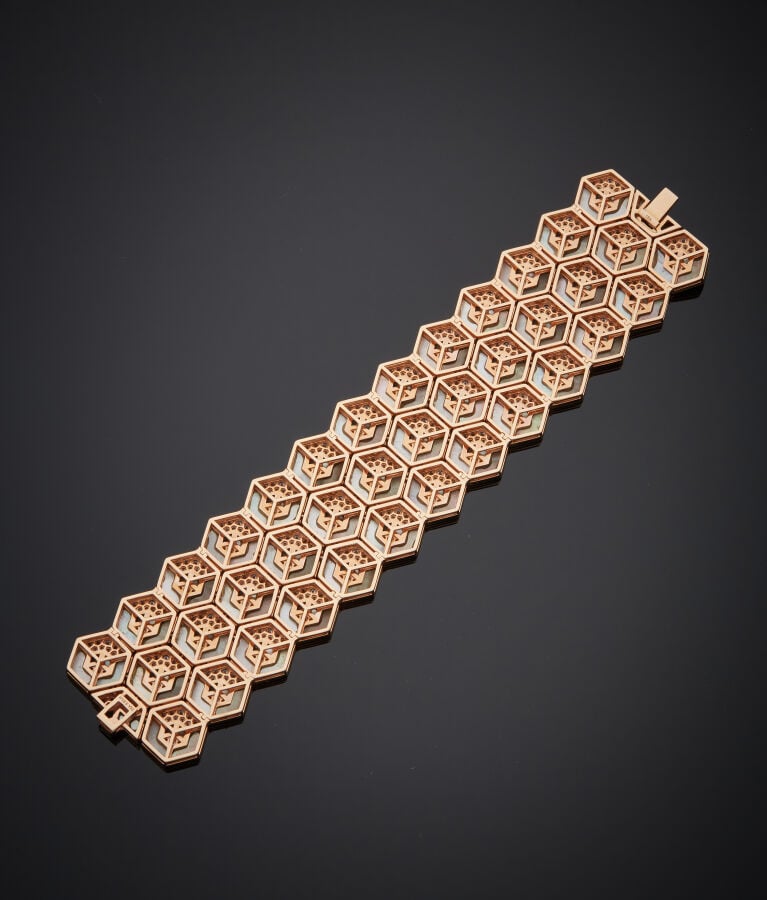 Important BRACELET manchette géométrique à effet "optique" en or rose (750‰) ar…